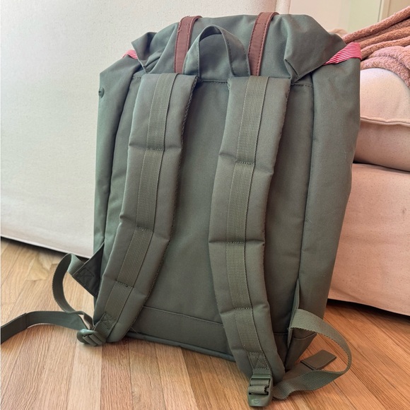 Herschel Backpack - Picture 3 of 4